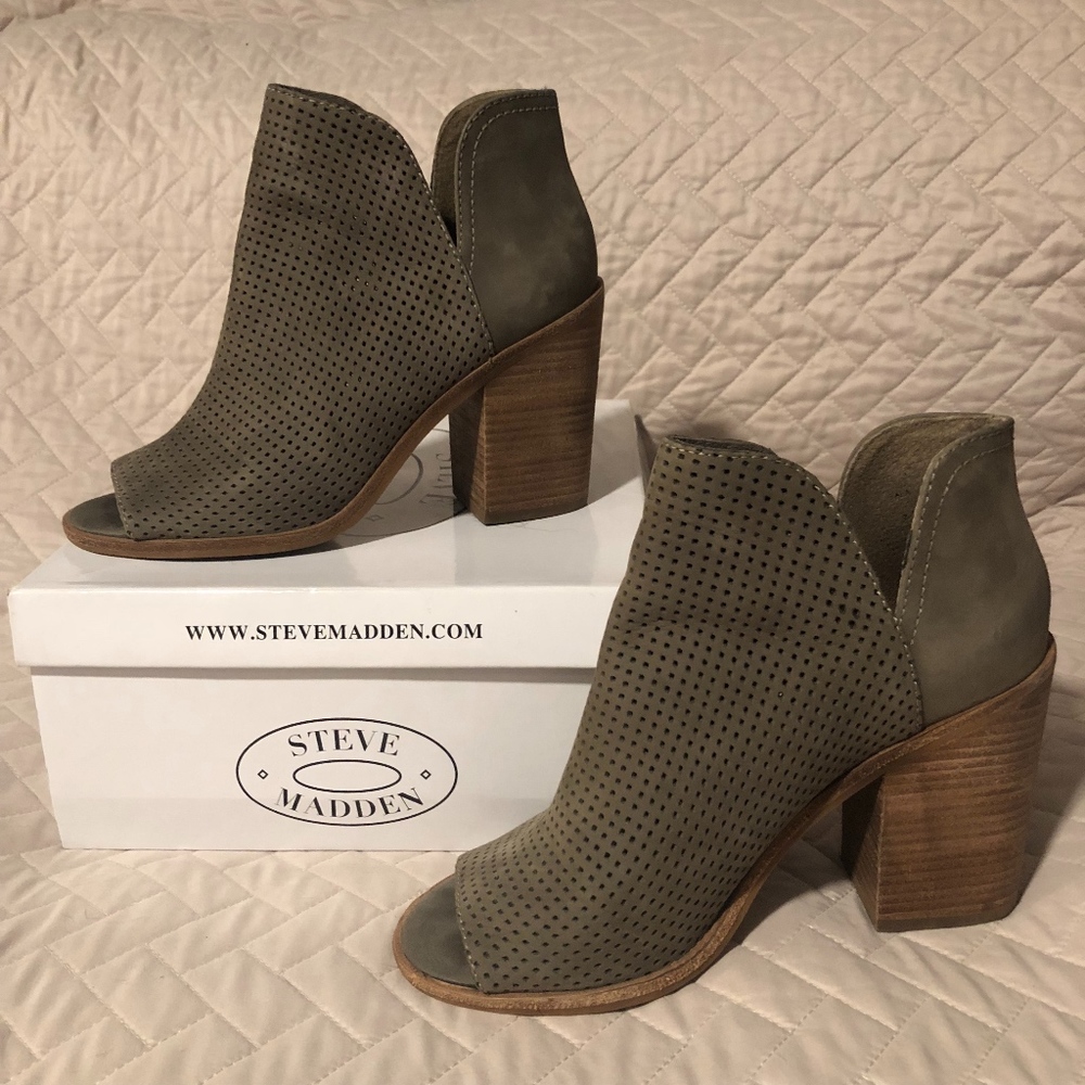 Steve Madden Tala Ankle Bootie